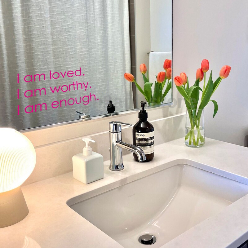 ملصق مرآة فينيل بتصميم 'أنا مح - مراجعة Home Theater Bathroom وسعره